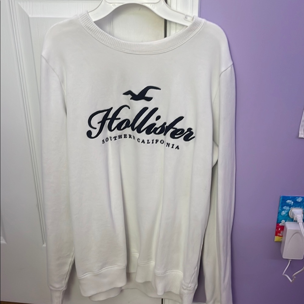 Hollister Women's White Sweater